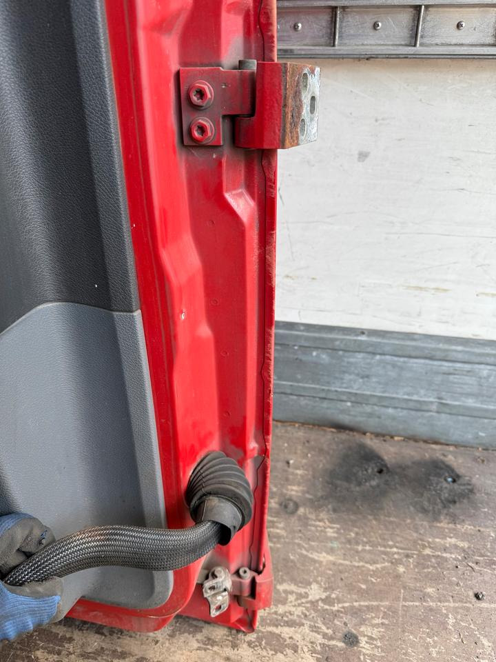 Mercedes Atego Fahrertür Rot Spiegel Innenverkleidung LN 74 - Door and parts for Truck: picture 5 Mercedes Atego Fahrertür Rot Spiegel Innenverkleidung LN 74 - Door and parts for Truck: picture 5