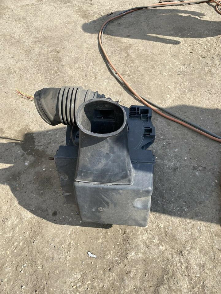 Mercedes Atego Luftfilterkasten Luftfilter Gehäuse A 973 528 06 0 - Air filter for Truck: picture 5 Mercedes Atego Luftfilterkasten Luftfilter Gehäuse A 973 528 06 0 - Air filter for Truck: picture 5