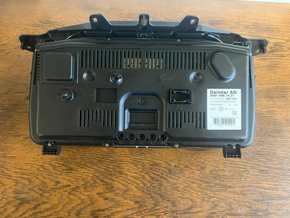 Mercedes Benz Actros MP4 Kombiinstrument / Tacho A9614467421 - Dashboard for Truck: picture 3 Mercedes Benz Actros MP4 Kombiinstrument / Tacho A9614467421 - Dashboard for Truck: picture 3