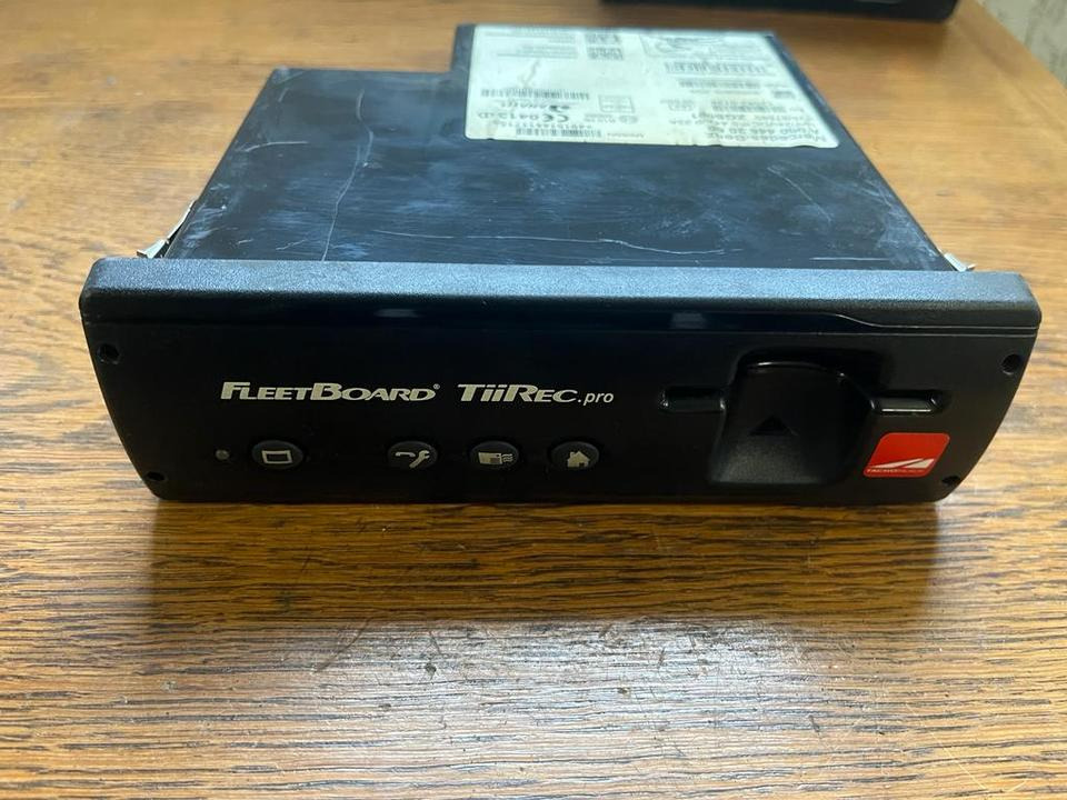 Mercedes-Benz Actros MP4 Tachograph FLEETBOARD A0004462060 - Tachograph for Truck: picture 1 Mercedes-Benz Actros MP4 Tachograph FLEETBOARD A0004462060 - Tachograph for Truck: picture 1