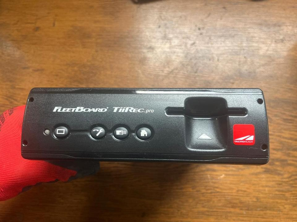Mercedes-Benz Actros MP4 Tachograph FLEETBOARD A0004462360 - Tachograph for Truck: picture 1 Mercedes-Benz Actros MP4 Tachograph FLEETBOARD A0004462360 - Tachograph for Truck: picture 1