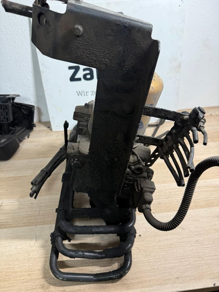 Mercedes KNORR-BREMSE Lufttrockner A0014460464 K078213 - Brake accessory for Truck: picture 4 Mercedes KNORR-BREMSE Lufttrockner A0014460464 K078213 - Brake accessory for Truck: picture 4