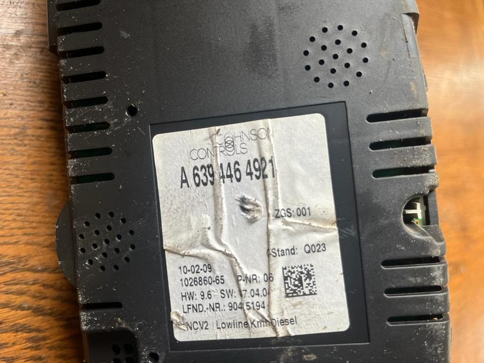 Mercedes Vito Viano W639 Kombiinstrument Tacho A6394464921 - Dashboard for Truck: picture 2 Mercedes Vito Viano W639 Kombiinstrument Tacho A6394464921 - Dashboard for Truck: picture 2