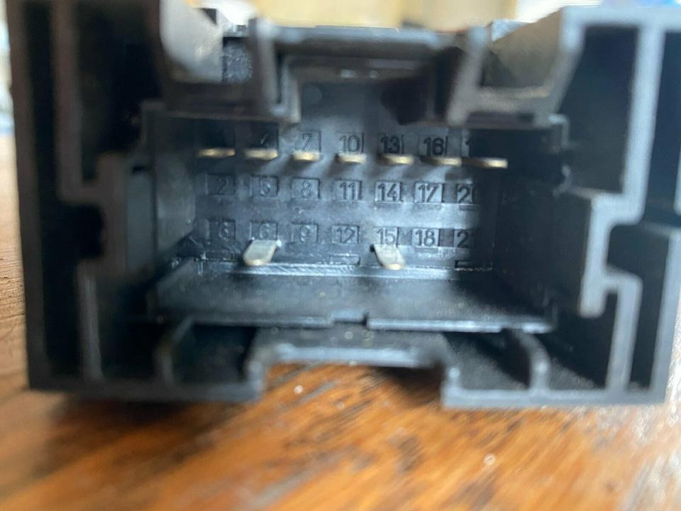 Relais Mercedes Sprinter Steuergerät 016 545 24 32 - ECU for Truck: picture 3 Relais Mercedes Sprinter Steuergerät 016 545 24 32 - ECU for Truck: picture 3