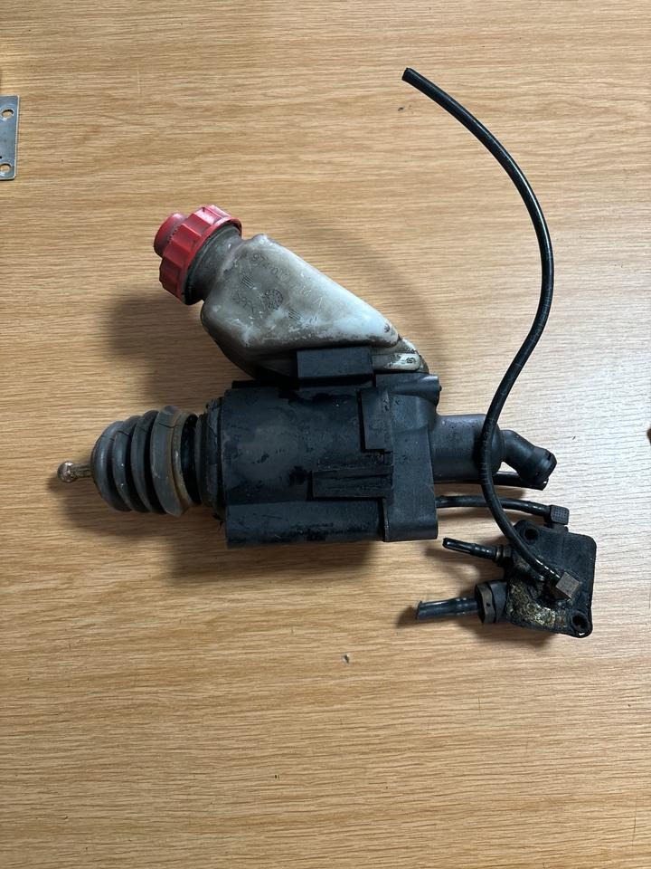 MAN WABCO Geberzylinder Kopplung 81.30700-6020 - Spare parts for Truck: picture 1 MAN WABCO Geberzylinder Kopplung 81.30700-6020 - Spare parts for Truck: picture 1