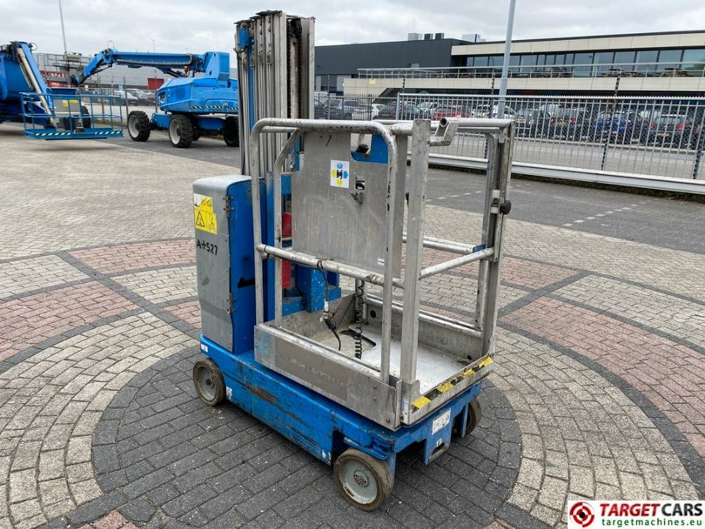 Genie GR-20 Runabout Vertical Mast Work Lift 802cm - Vertical mast lift: picture 2 Genie GR-20 Runabout Vertical Mast Work Lift 802cm - Vertical mast lift: picture 2
