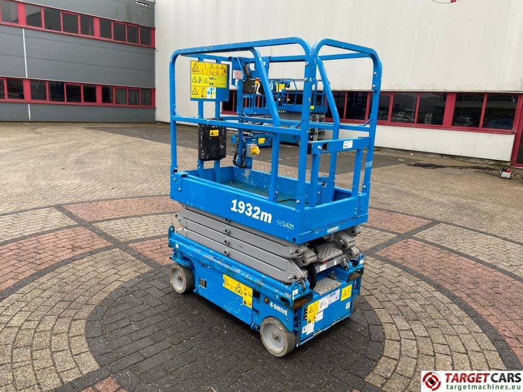 Genie GS-1932M E-Drive Electric Scissor Work Lift 775cm - Scissor lift: picture 4 Genie GS-1932M E-Drive Electric Scissor Work Lift 775cm - Scissor lift: picture 4