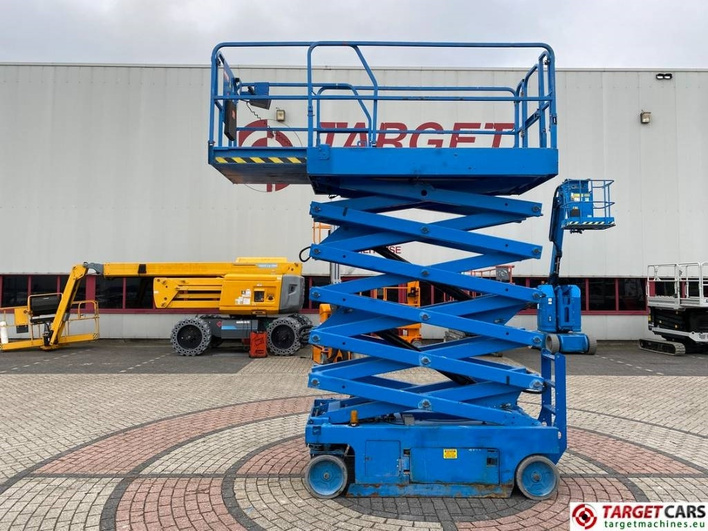 Genie GS-4047 Electric Scissor Work Lift 1389cm - Scissor lift: picture 5 Genie GS-4047 Electric Scissor Work Lift 1389cm - Scissor lift: picture 5