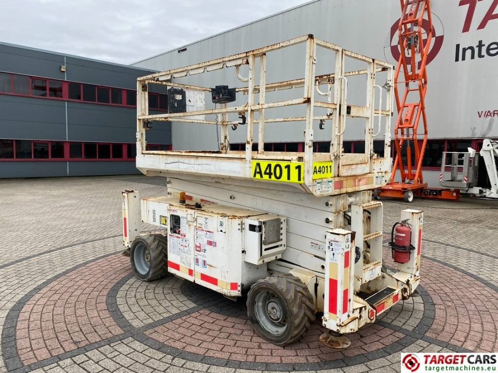 Genie GS-4069RT Diesel 4x4 Scissor Work Lift 1412cm NOCE - Scissor lift: picture 4 Genie GS-4069RT Diesel 4x4 Scissor Work Lift 1412cm NOCE - Scissor lift: picture 4