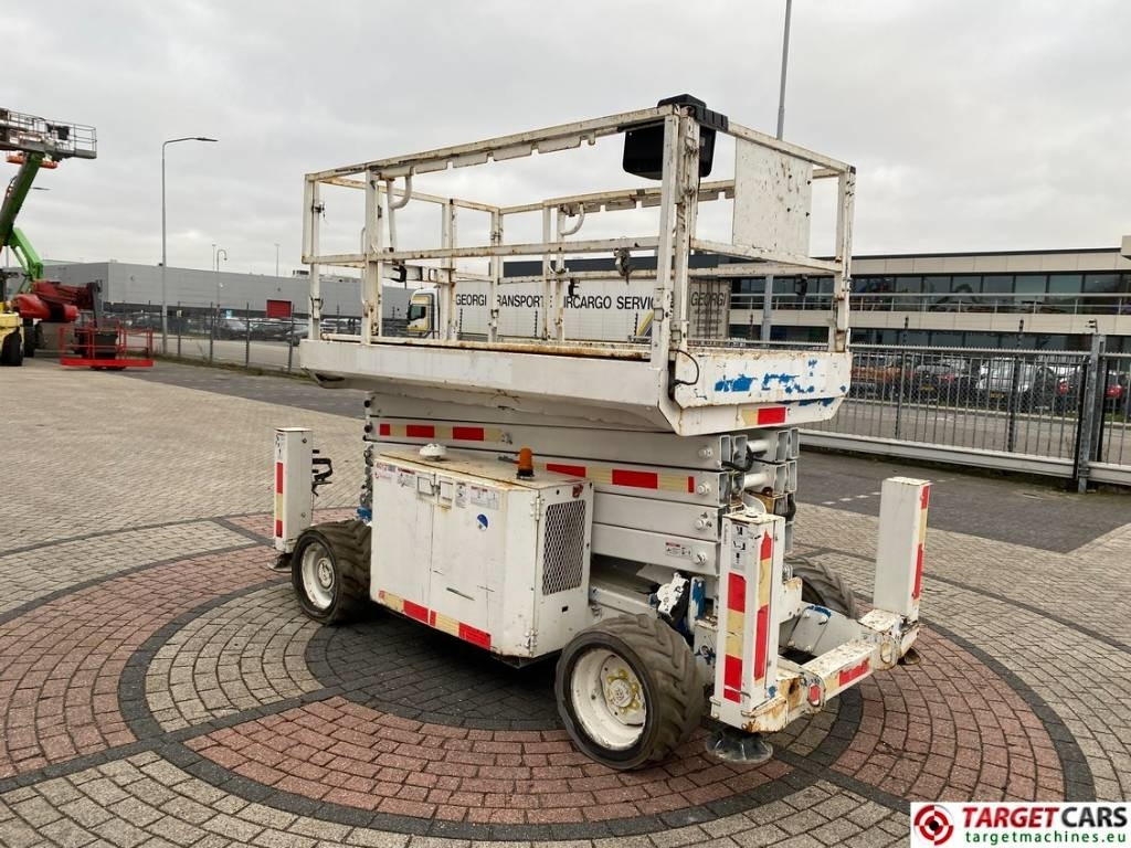 Genie GS-4069RT Diesel 4x4 Scissor Work Lift 1412cm - Scissor lift: picture 2 Genie GS-4069RT Diesel 4x4 Scissor Work Lift 1412cm - Scissor lift: picture 2
