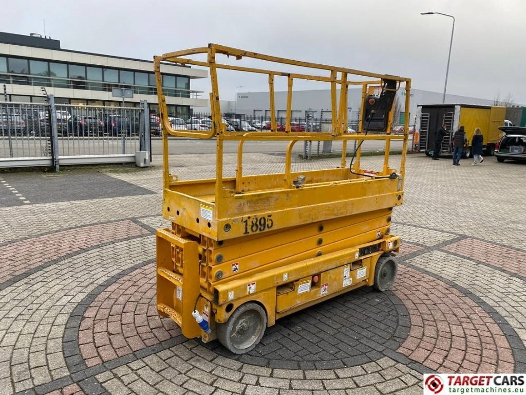 Haulotte Compact 10N Electric Scissor Work Lift 1000cm - Scissor lift: picture 3 Haulotte Compact 10N Electric Scissor Work Lift 1000cm - Scissor lift: picture 3