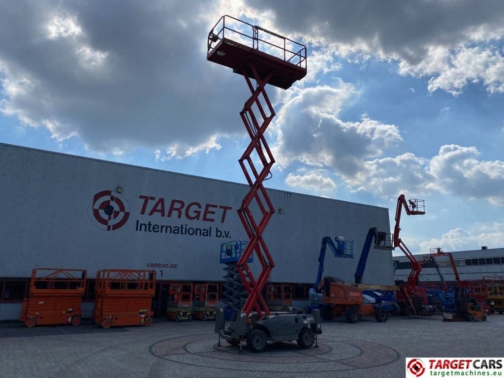 Scissor lift Haulotte Compact 12DX Diesel 4x4 Scissor Work Lift 1206cm: picture 6