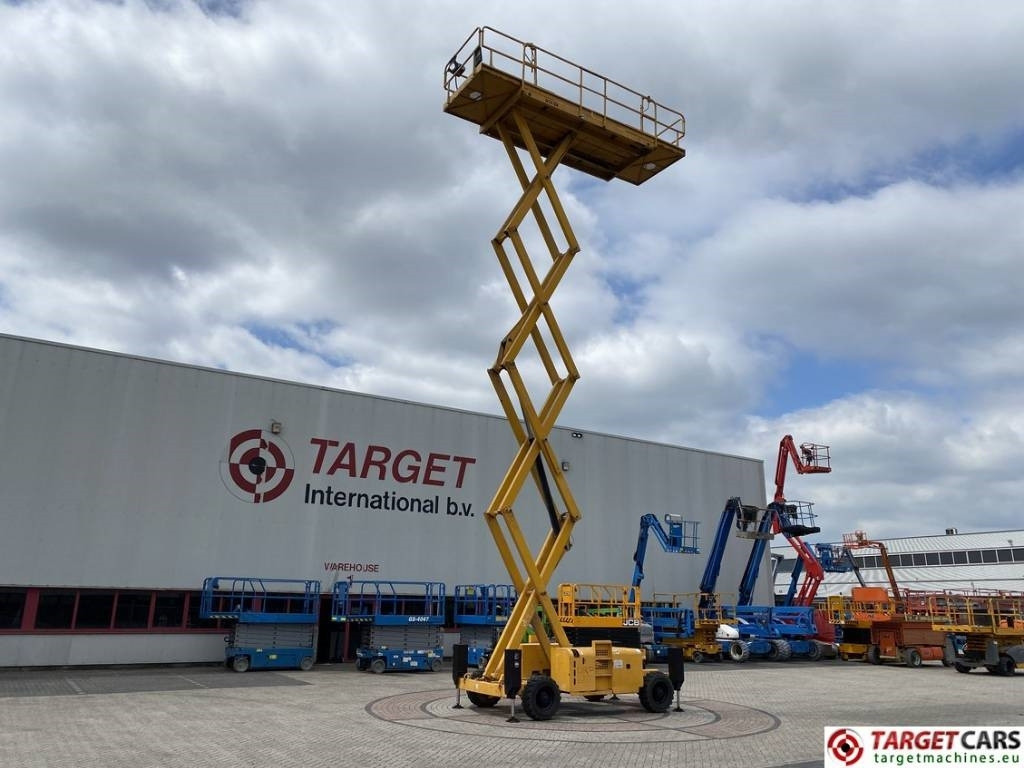 Scissor lift Haulotte H15SXNT Diesel H15SX 4x4 Scissor Work Lift 1500cm: picture 6