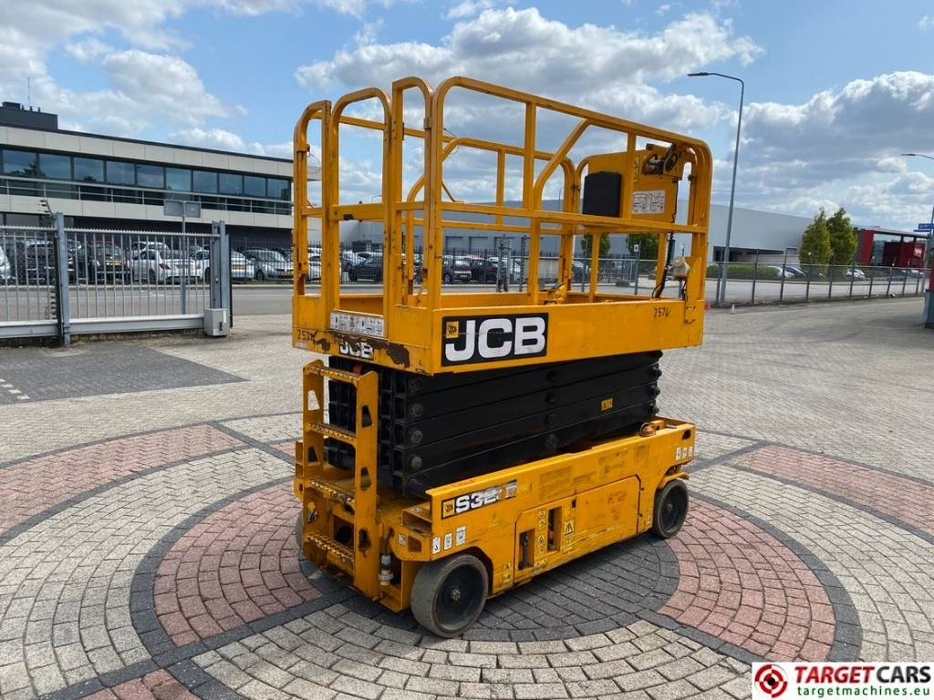 JCB S3246E Electric Scissor Work Lift 1200cm - Scissor lift: picture 3 JCB S3246E Electric Scissor Work Lift 1200cm - Scissor lift: picture 3