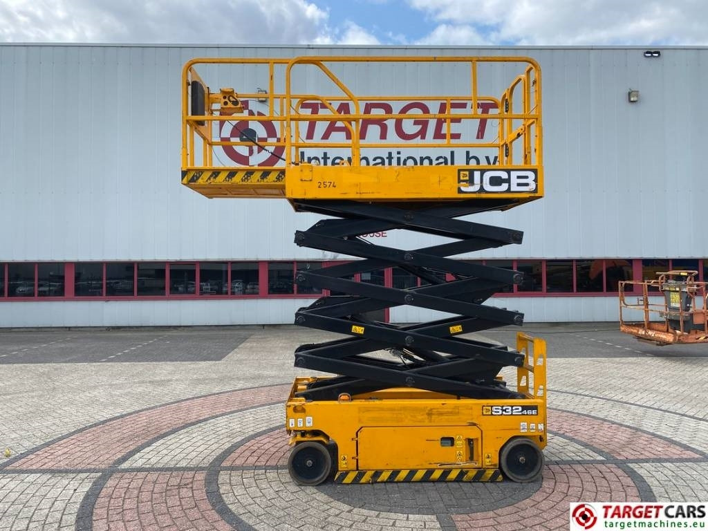 JCB S3246E Electric Scissor Work Lift 1200cm - Scissor lift: picture 5 JCB S3246E Electric Scissor Work Lift 1200cm - Scissor lift: picture 5