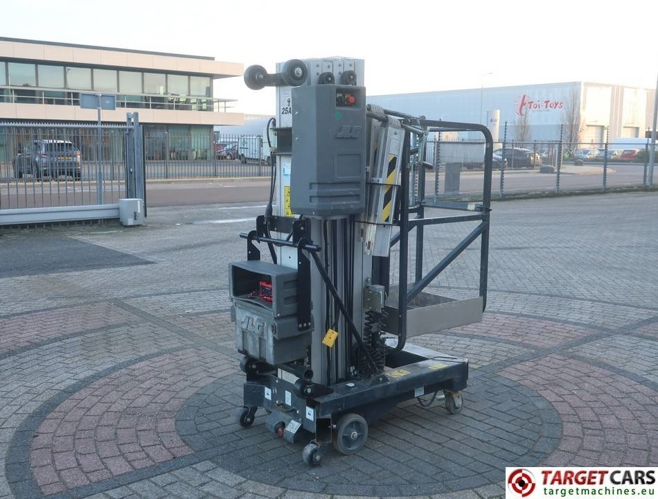 JLG 25AM Vertical Mast Work Lift 967cm 12V-DC - Vertical mast lift: picture 3 JLG 25AM Vertical Mast Work Lift 967cm 12V-DC - Vertical mast lift: picture 3