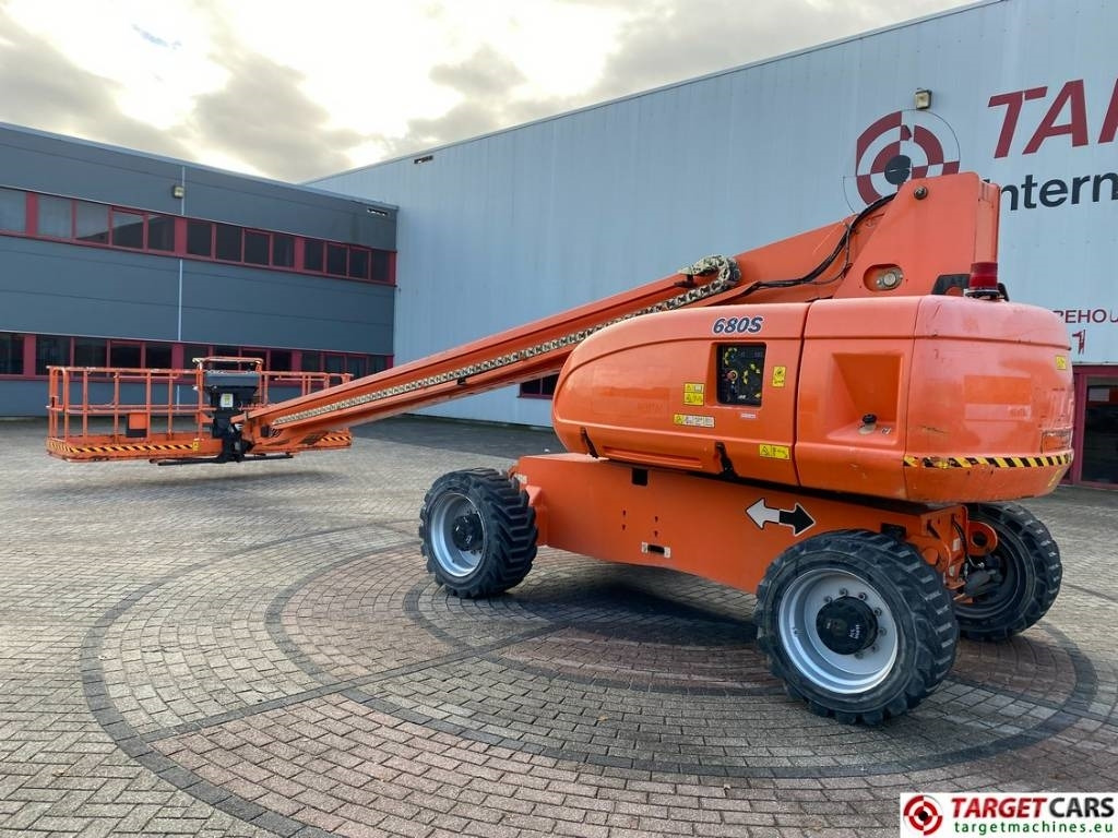 JLG 680S Telescopic 4x4 Diesel Boom Work Lift 2273cm - Telescopic boom: picture 4 JLG 680S Telescopic 4x4 Diesel Boom Work Lift 2273cm - Telescopic boom: picture 4