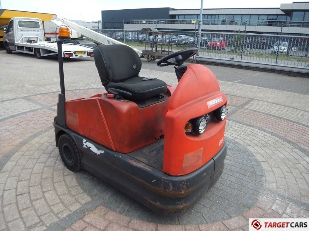 Linde P60Z Electric Tow Truck Tractor 6000KG - Tow tractor: picture 3 Linde P60Z Electric Tow Truck Tractor 6000KG - Tow tractor: picture 3