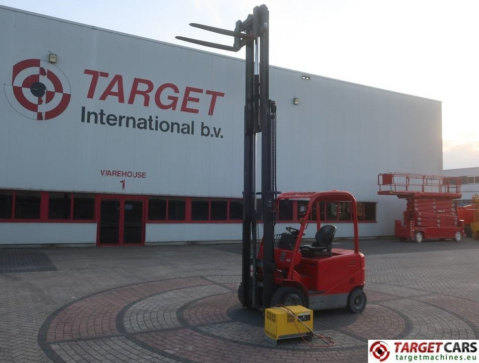 Manitou ME425 Electric 4wheel Forklift 2500KG Triplex450cm - Electric forklift: picture 5 Manitou ME425 Electric 4wheel Forklift 2500KG Triplex450cm - Electric forklift: picture 5