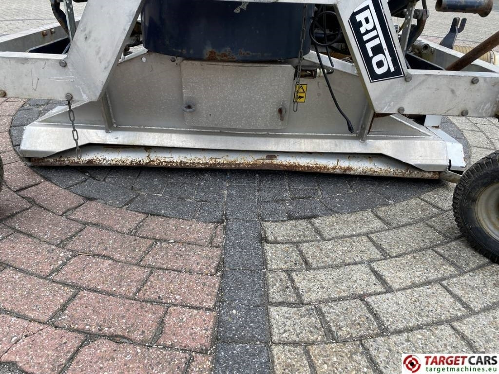 Lease a Trilo SF150 Leaf Vacuum Sweeper Unit Trilo SF150 Leaf Vacuum Sweeper Unit: picture 12 Lease a Trilo SF150 Leaf Vacuum Sweeper Unit Trilo SF150 Leaf Vacuum Sweeper Unit: picture 12