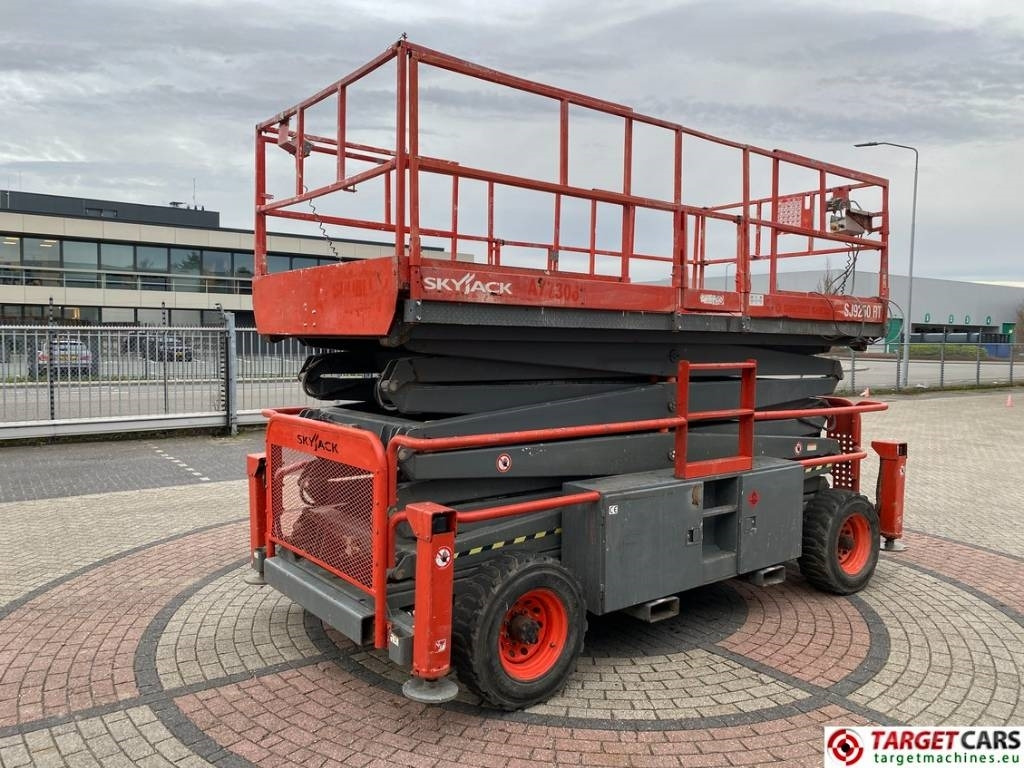 SkyJack SJ9250 RT Diesel 4x4 Scissor Work Lift 1720cm - Scissor lift: picture 3 SkyJack SJ9250 RT Diesel 4x4 Scissor Work Lift 1720cm - Scissor lift: picture 3