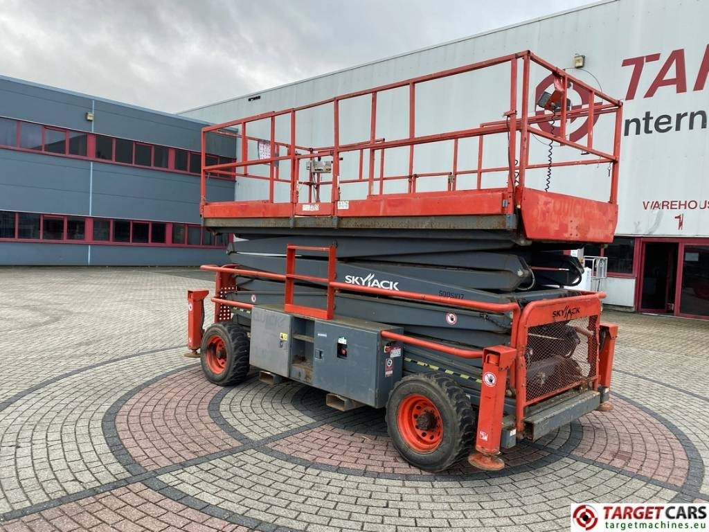 SkyJack SJ9250 RT Diesel Scissor Work Lift 1720cm - Scissor lift: picture 4 SkyJack SJ9250 RT Diesel Scissor Work Lift 1720cm - Scissor lift: picture 4