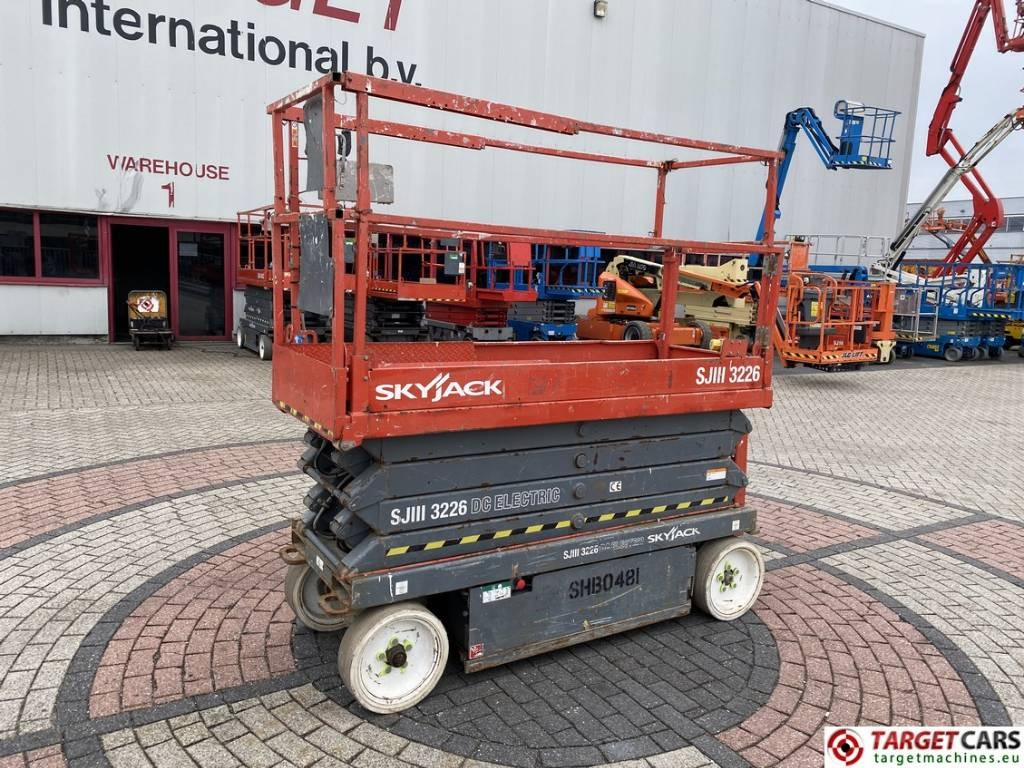 SkyJack SJIII-3226 Electric Scissor Work Lift 990cm - Scissor lift: picture 1 SkyJack SJIII-3226 Electric Scissor Work Lift 990cm - Scissor lift: picture 1