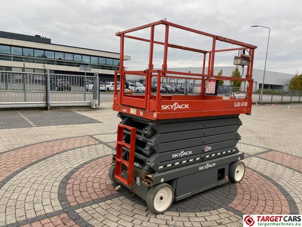 SkyJack SJIII-4740 Electric 4740 Scissor Work Lift 1380cm - Scissor lift: picture 3 SkyJack SJIII-4740 Electric 4740 Scissor Work Lift 1380cm - Scissor lift: picture 3