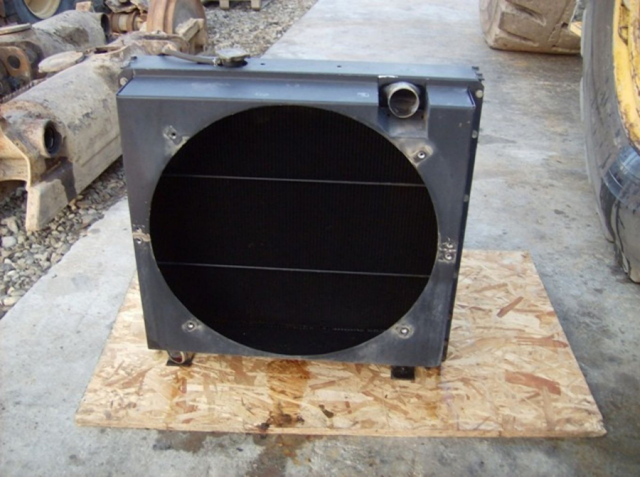 Caterpillar 317 NVA RADIATORE ACQUA - Radiator for Construction machinery: picture 1 Caterpillar 317 NVA RADIATORE ACQUA - Radiator for Construction machinery: picture 1