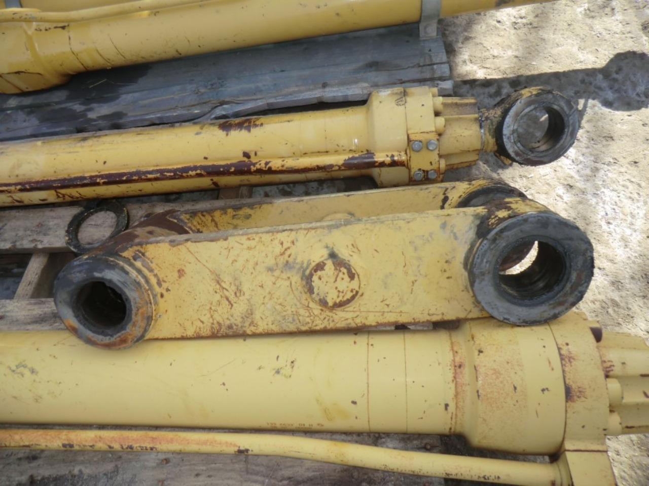 Caterpillar 317B LN BIELLA - Body and exterior for Construction machinery: picture 1 Caterpillar 317B LN BIELLA - Body and exterior for Construction machinery: picture 1