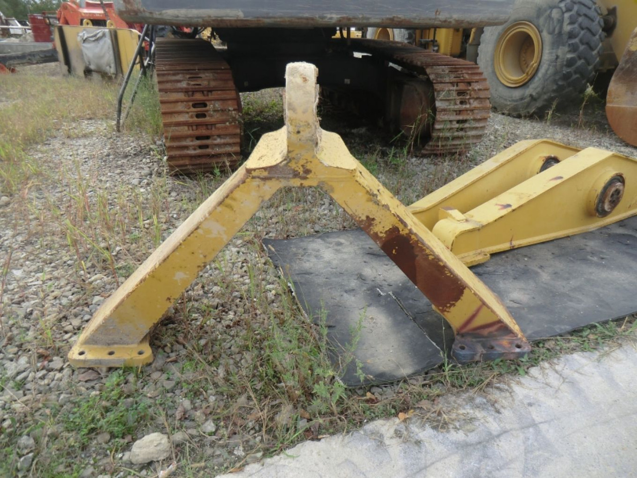 Caterpillar 735 Supporto telaio assale posteriore - Axle and parts for Construction machinery: picture 1 Caterpillar 735 Supporto telaio assale posteriore - Axle and parts for Construction machinery: picture 1