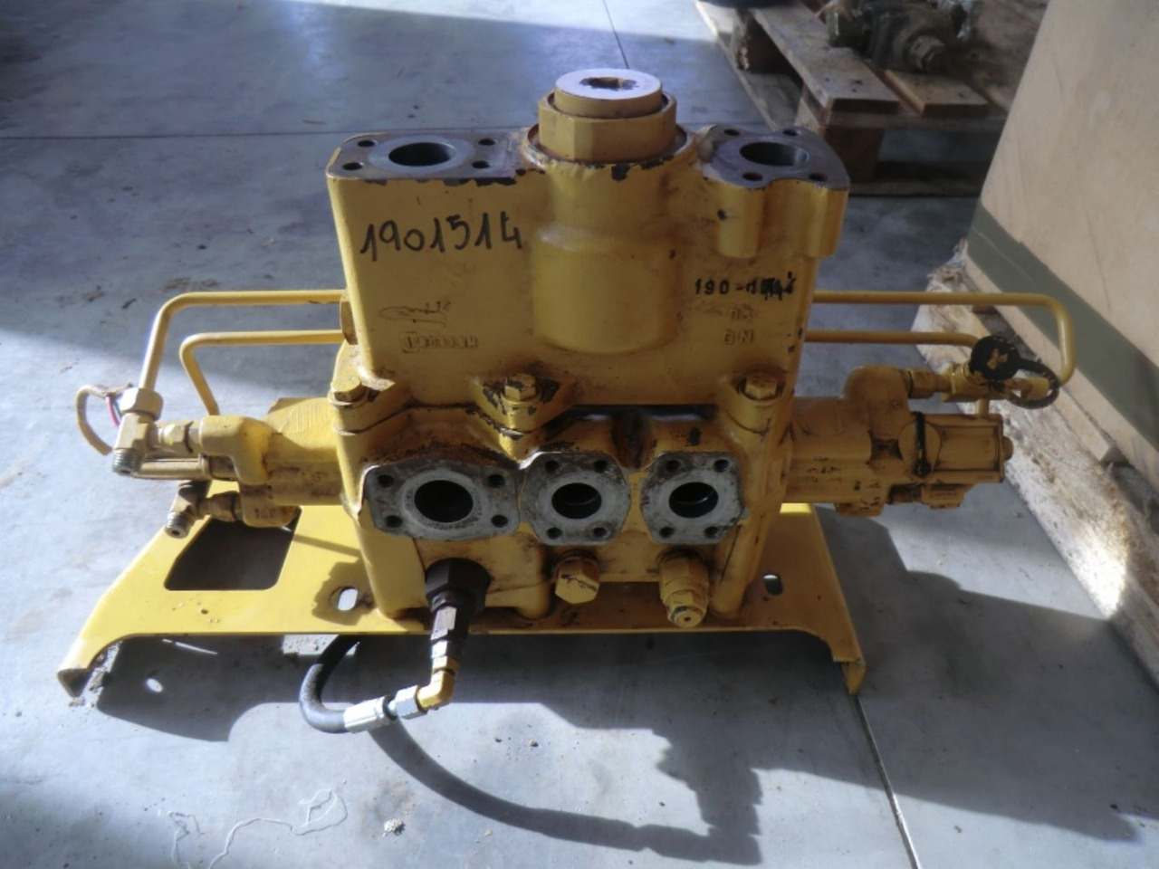 Caterpillar 735 VALVOLA - Valve for Construction machinery: picture 3 Caterpillar 735 VALVOLA - Valve for Construction machinery: picture 3