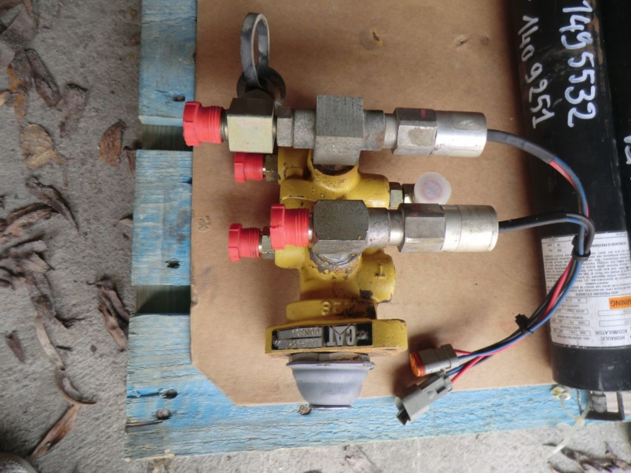Caterpillar 928G VALVOLA FRENI - Valve for Construction machinery: picture 1 Caterpillar 928G VALVOLA FRENI - Valve for Construction machinery: picture 1