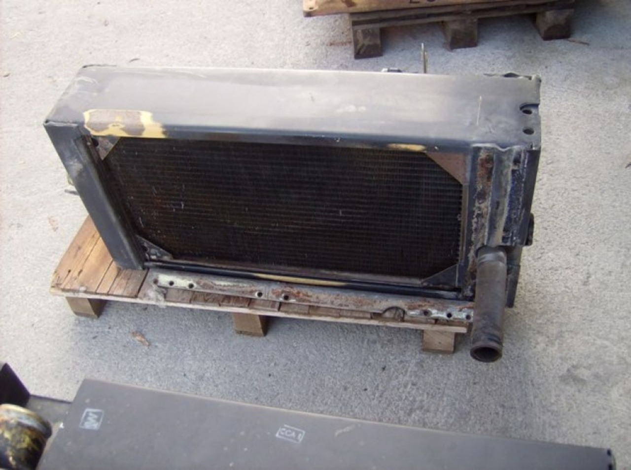 Caterpillar 953C Radiatore acqua. Applicazione per alte temperature - Radiator for Construction machinery: picture 1 Caterpillar 953C Radiatore acqua. Applicazione per alte temperature - Radiator for Construction machinery: picture 1