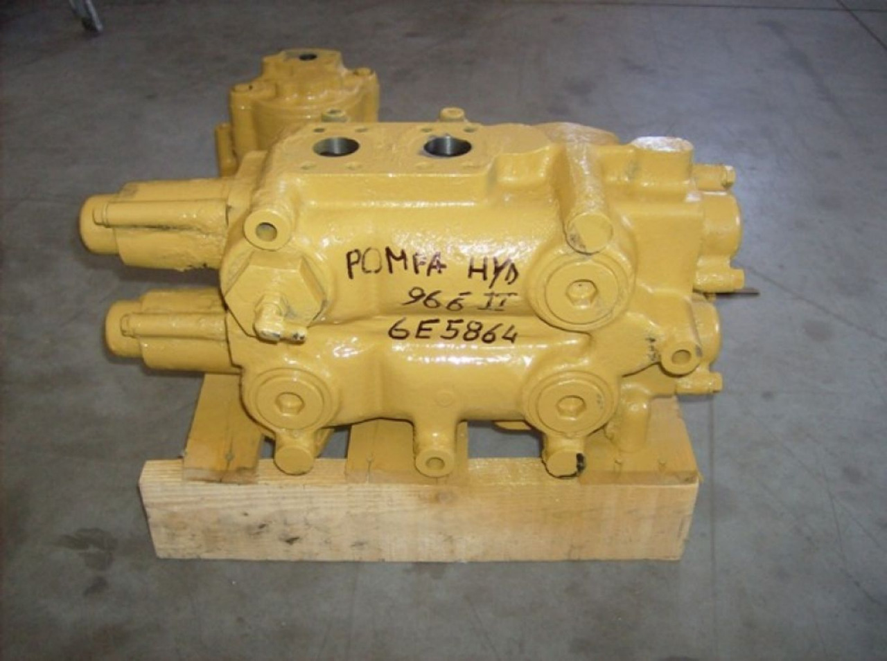 Caterpillar 966F II VALVOLA DISTRIBUTORE - Valve for Construction machinery: picture 2 Caterpillar 966F II VALVOLA DISTRIBUTORE - Valve for Construction machinery: picture 2
