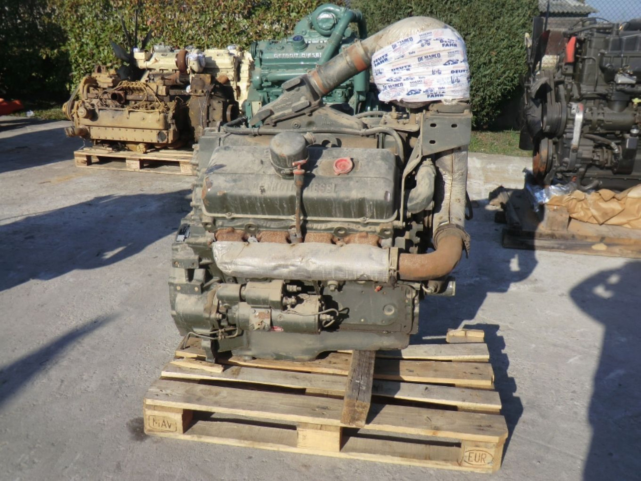 DETROIT DIESEL 8V53 MOTORE MARINO USATO. TIPO D.W. - L.S. COMPLETO DI TURBO E MOTORINO DI AVVIAMENTO. - Engine for Construction machinery: picture 1 DETROIT DIESEL 8V53 MOTORE MARINO USATO. TIPO D.W. - L.S. COMPLETO DI TURBO E MOTORINO DI AVVIAMENTO. - Engine for Construction machinery: picture 1