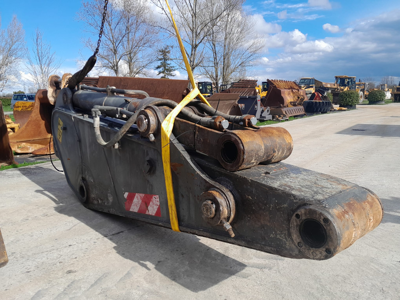Crawler excavator VOLVO EC700B LC: picture 13