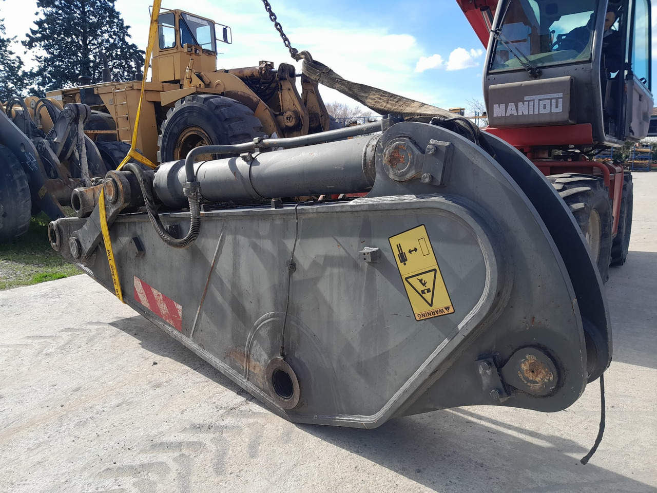 Crawler excavator VOLVO EC700B LC: picture 8