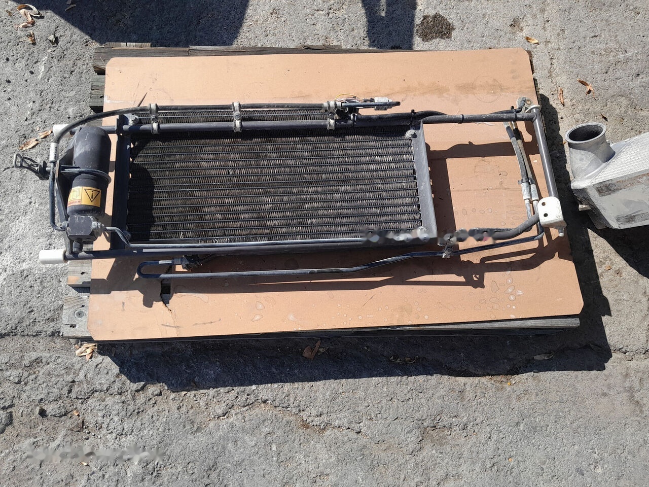 Volvo 11164324 Volvo L150E - Condenser for Wheel loader: picture 3 Volvo 11164324 Volvo L150E - Condenser for Wheel loader: picture 3