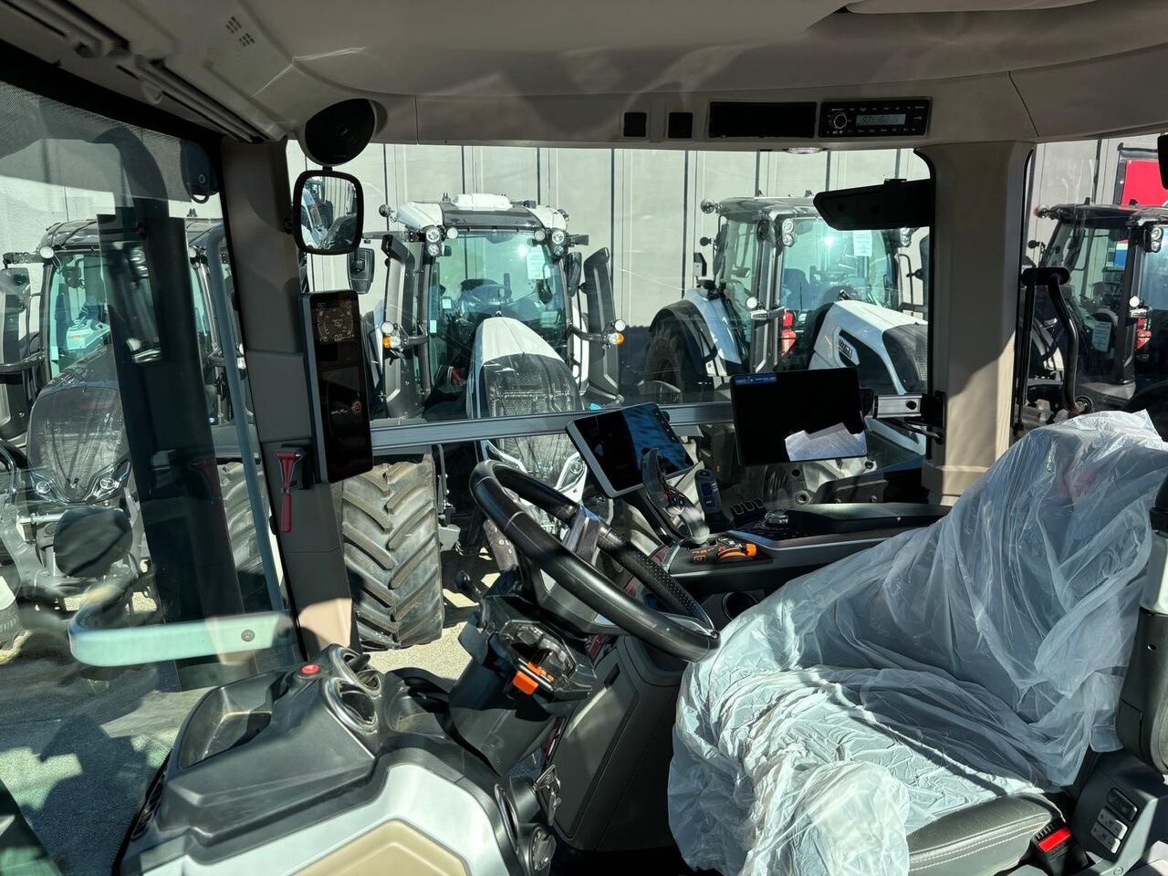 Farm tractor Massey Ferguson 8S.265 E-POWER: picture 9 Farm tractor Massey Ferguson 8S.265 E-POWER: picture 9