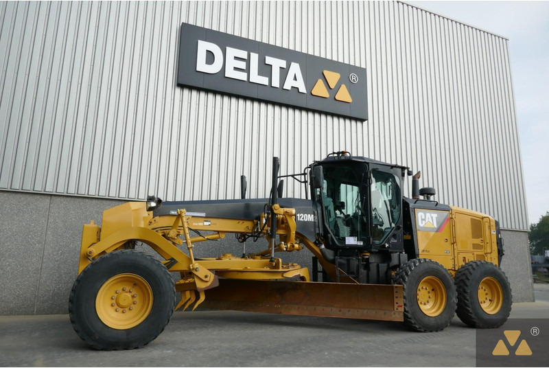 Caterpillar 120M2 - Grader: picture 4 Caterpillar 120M2 - Grader: picture 4