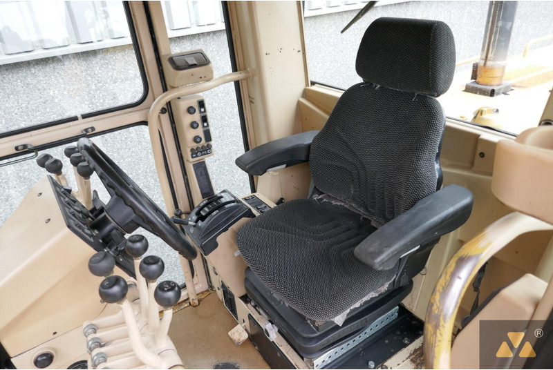 Lease a Caterpillar 140H Caterpillar 140H: picture 7