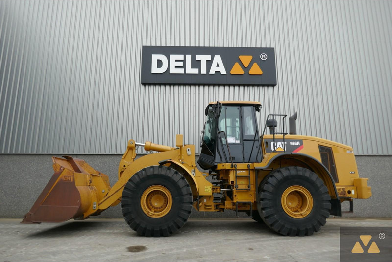 Wheel loader Caterpillar 966H: picture 1