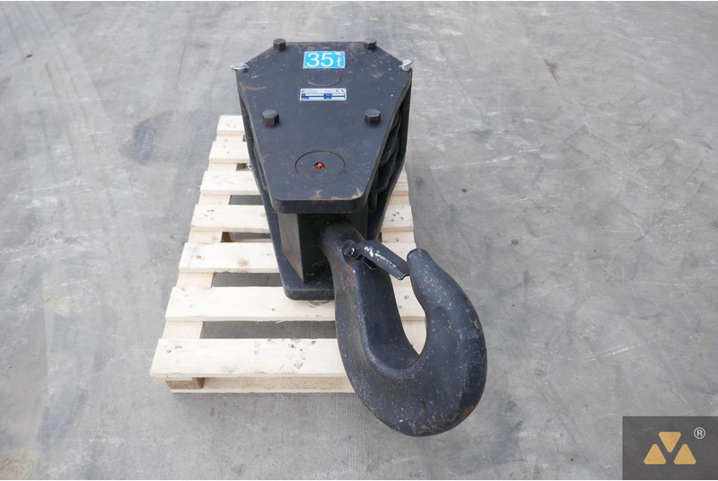 EPE Hookblock 35T - Pipe layer: picture 5 EPE Hookblock 35T - Pipe layer: picture 5