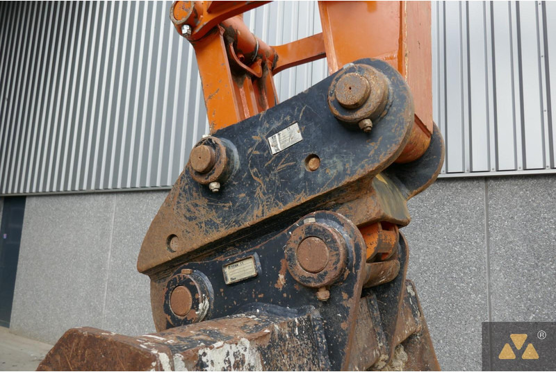 Crawler excavator Hitachi ZX300LC-7: picture 13