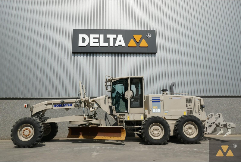 Komatsu GD555-5 Ex-army - Grader: picture 1 Komatsu GD555-5 Ex-army - Grader: picture 1