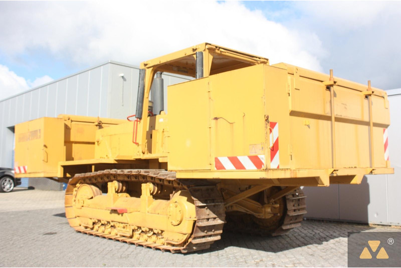 Truck Caterpillar D6E Fuel tanker: picture 8