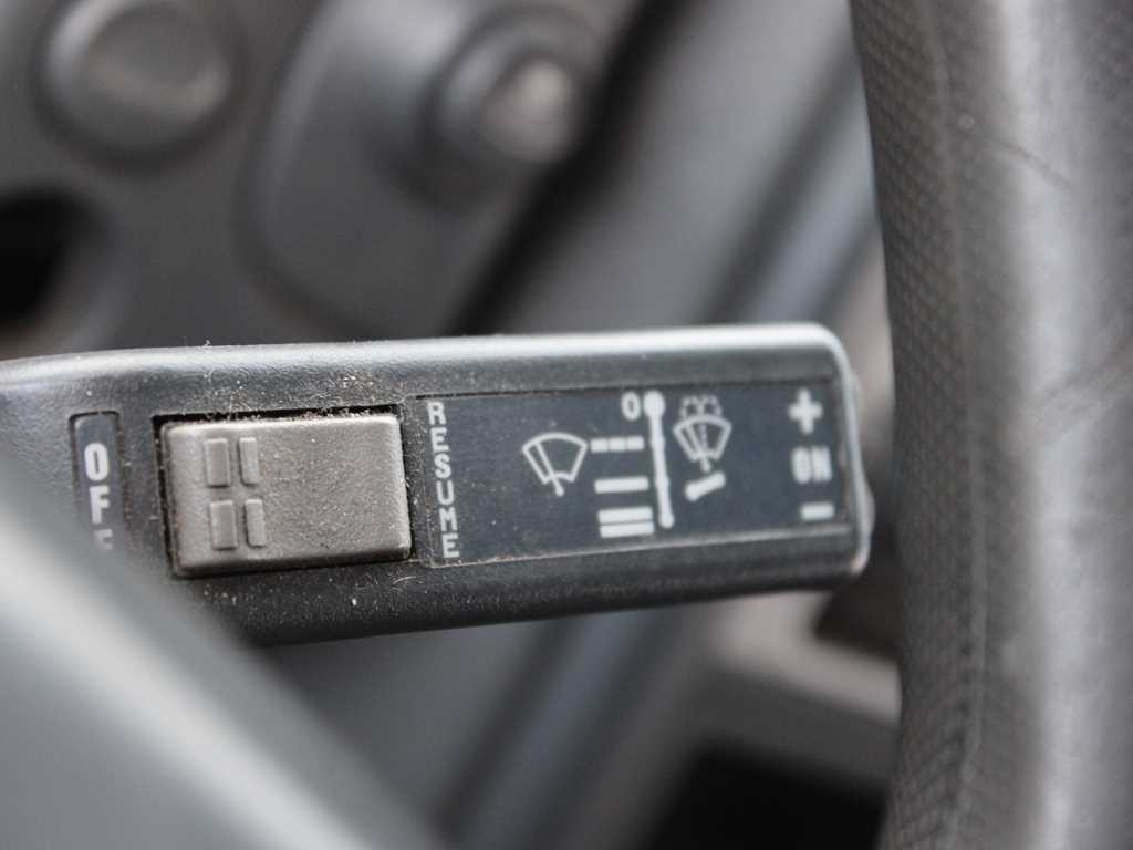 Box truck Iveco EUROCARGO ML75E17, HYDRAULIC FRONT, SLEEPING BODY: picture 9