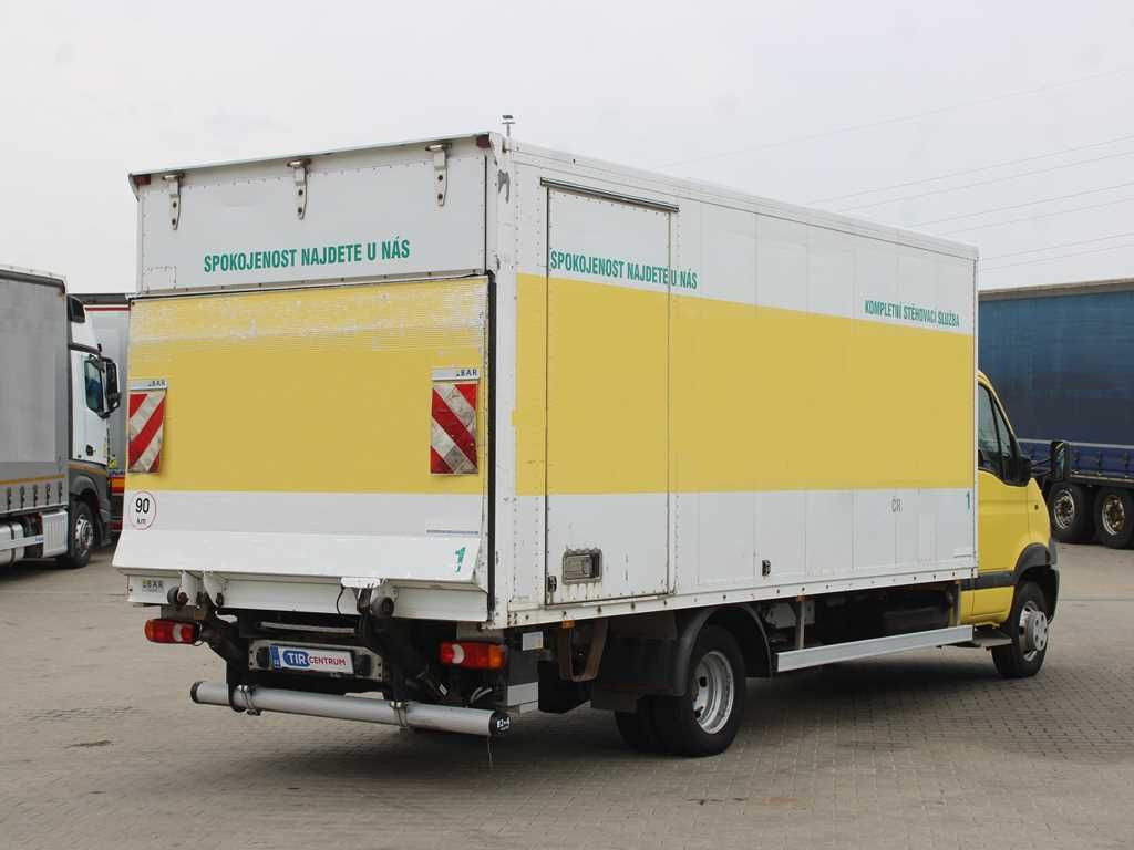 Renault MASCOTT 160.65 P 4X2, EURO 3, TAIL LIFT Renault MASCOTT 160.65 P 4X2, EURO 3, TAIL LIFT - Box van: picture 3 Renault MASCOTT 160.65 P 4X2, EURO 3, TAIL LIFT Renault MASCOTT 160.65 P 4X2, EURO 3, TAIL LIFT - Box van: picture 3