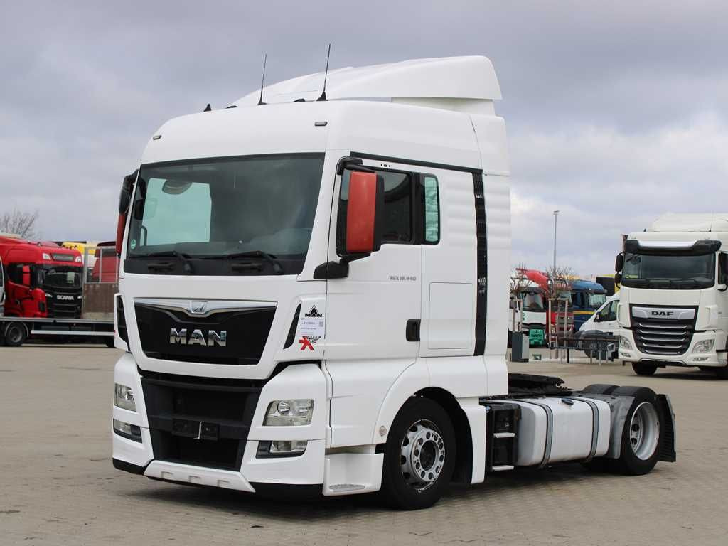 Tractor unit MAN TGX 18.440, LOWDECK, EURO 6: picture 1